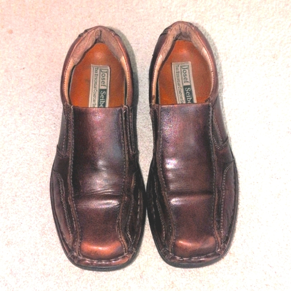 JOSEF SEIBEL Rich Brown Leather Slip-On Loafers